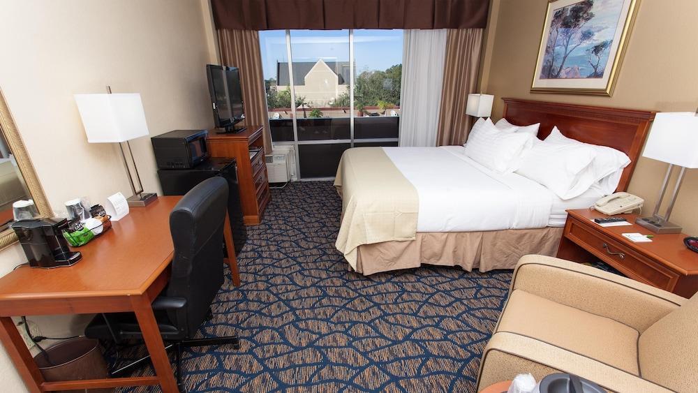 Holiday Inn Gainesville-University Center By Ihg Exterior foto